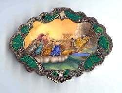 Sterling Silver Italian Figural Compact w/ Scalloped Shape featuring Chariot of the Gods ~ Jeweled Clasp ~